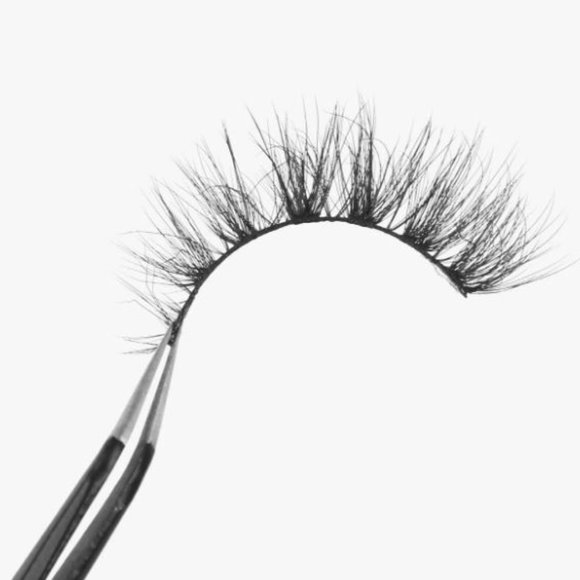 Cat Eye False Eyelashes 7 pairs 13mm Cross-Messy Short Eyelashes - Picture 5 of 5